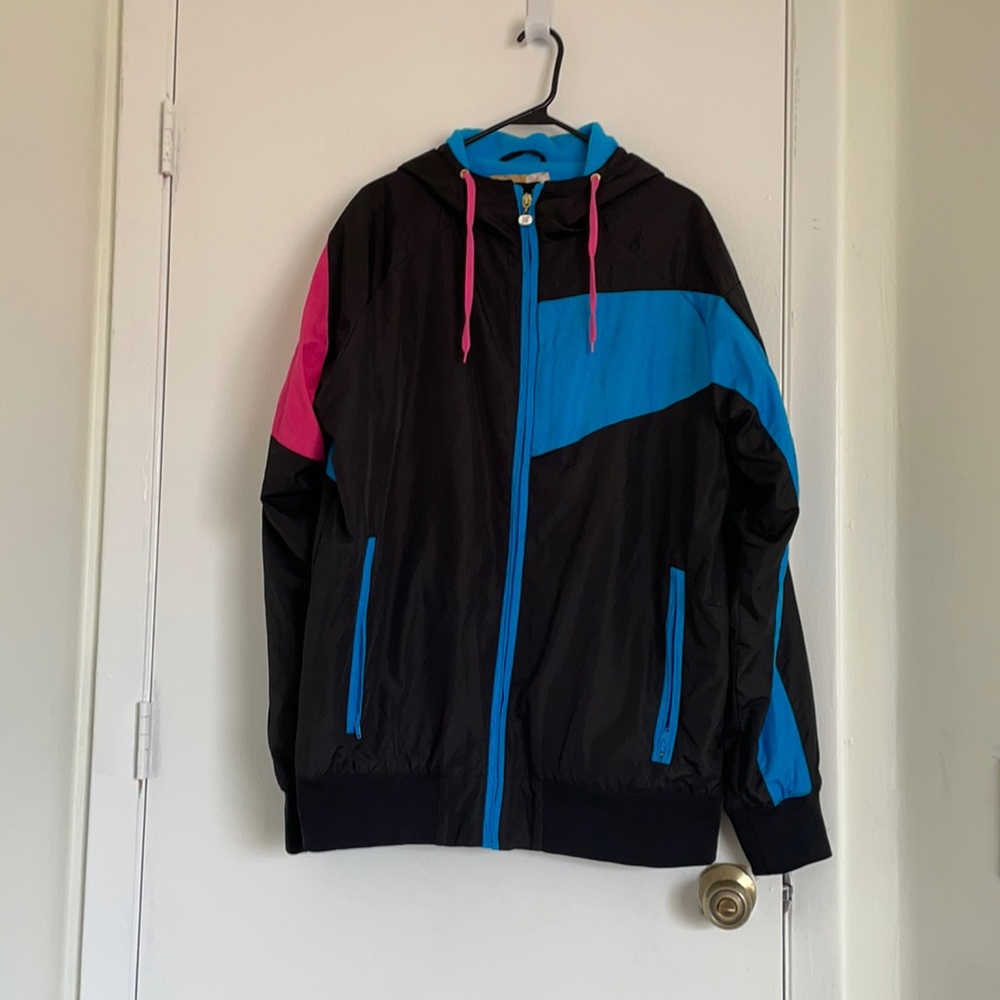 Alab Hooded Jacket with pockets & detailed design